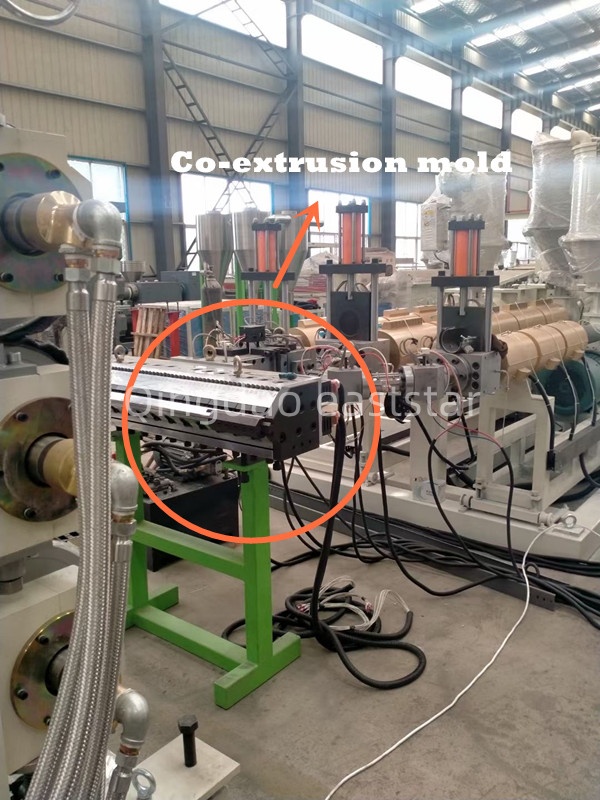 Profesjonell ABS flerlags co-ekstruderingsplate produksjonslinje muliggjør høyytelses komposittmaterialeproduksjon